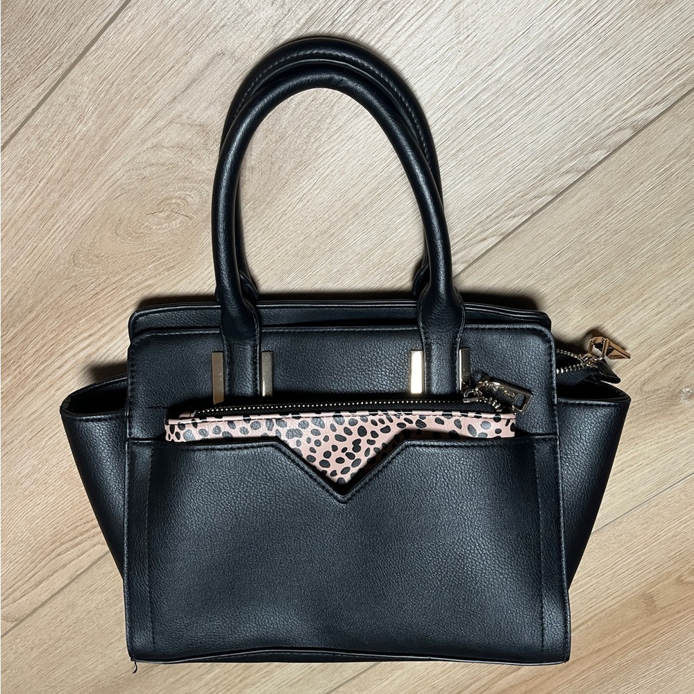 Elegant Black and Gold Women's Handbag with Leopard Print Pouch